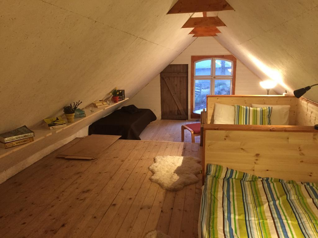 Farm Stay Happy Dogs Ranch Veberöd Zimmer foto